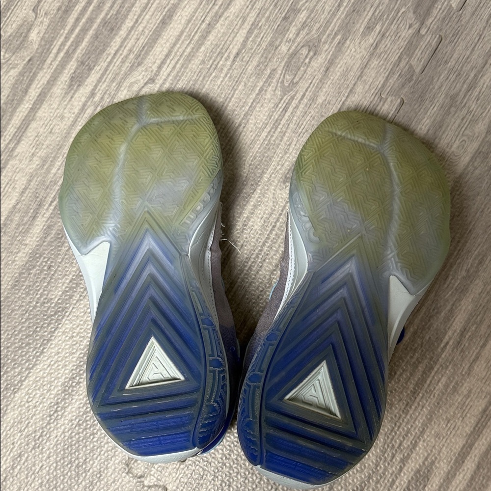 Nike Basketball Shoes Size 7.5 - Picture 6 of 9